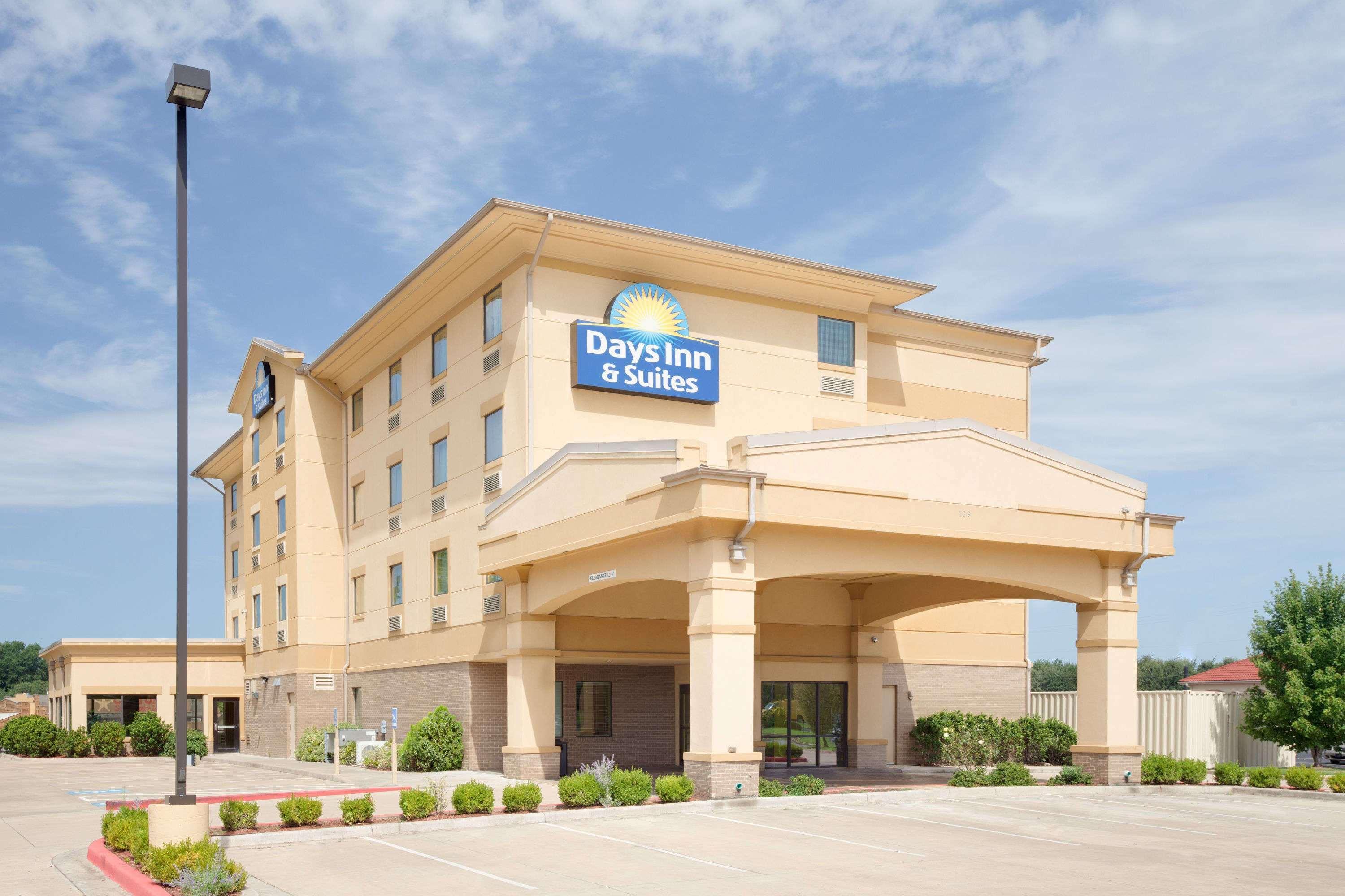 Days Inn & Suites By Wyndham Russellville Extérieur photo
