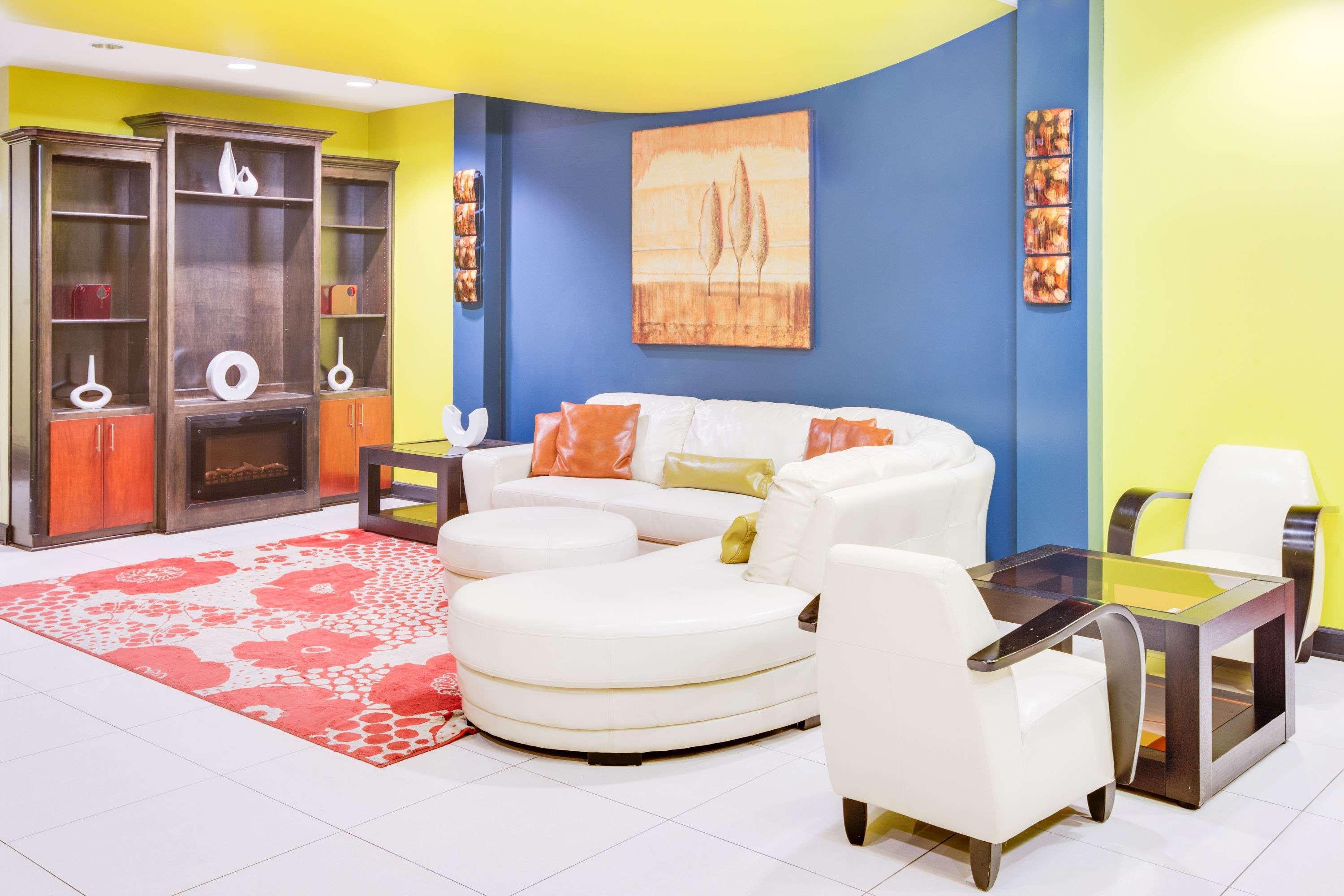 Days Inn & Suites By Wyndham Russellville Extérieur photo