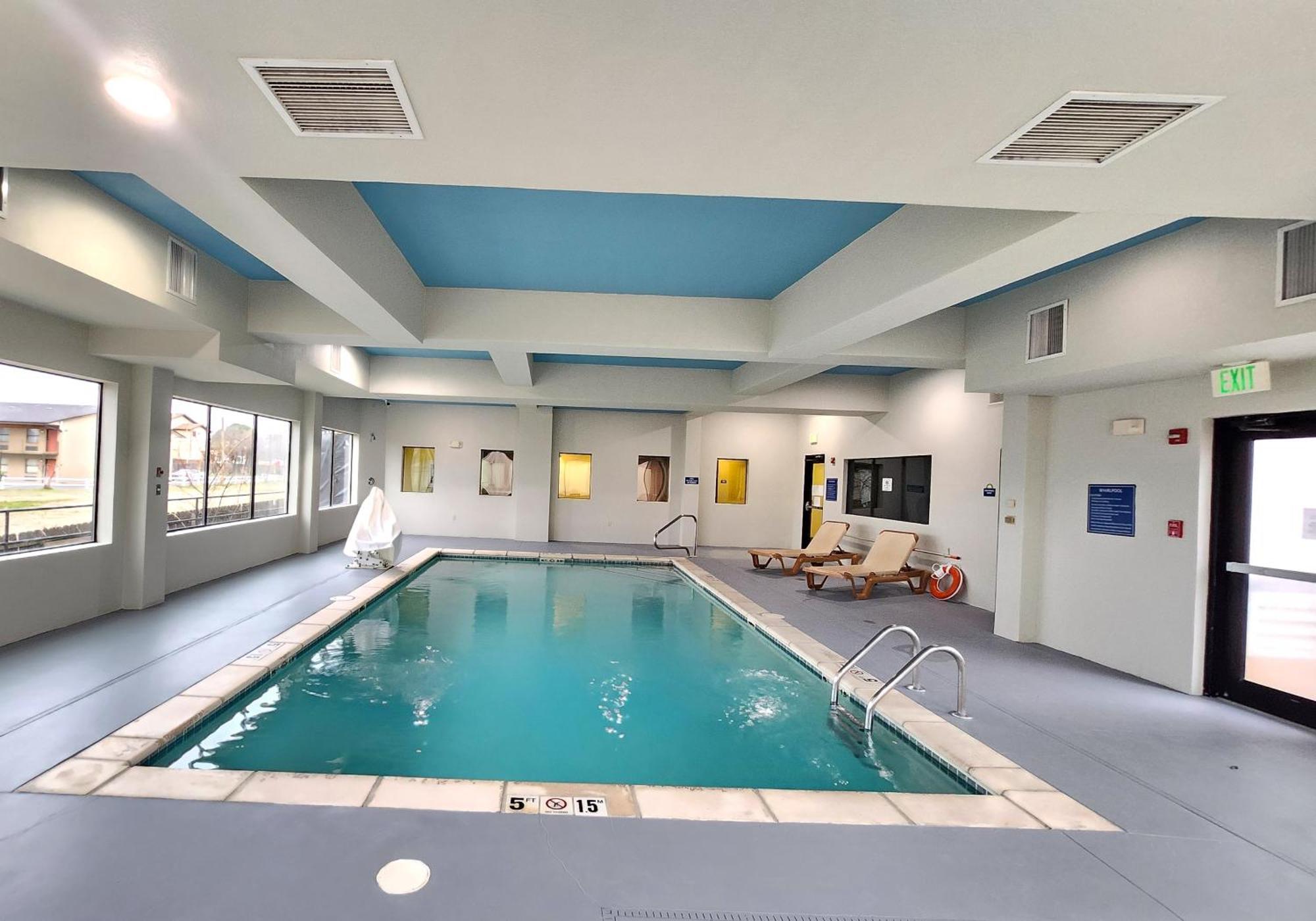 Days Inn & Suites By Wyndham Russellville Extérieur photo