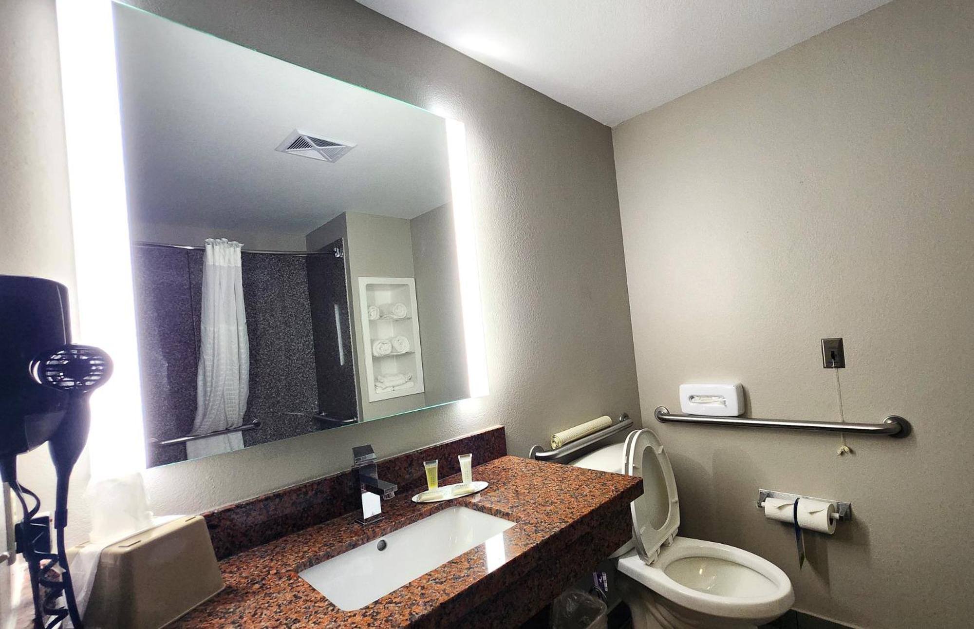 Days Inn & Suites By Wyndham Russellville Extérieur photo